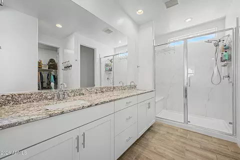 Bath - 9682 S Centennial Rd, Apache Junction, AZ 85120 photo 1 of 3