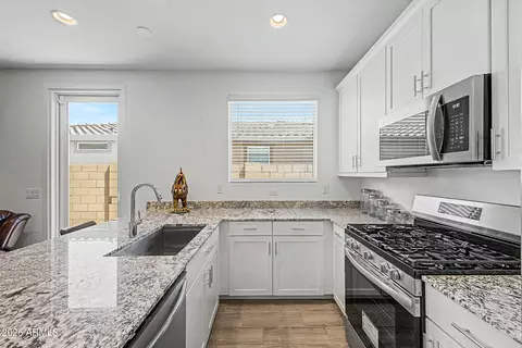Kitchen - 9682 S Centennial Rd, Apache Junction, AZ 85120 photo 5 of 5
