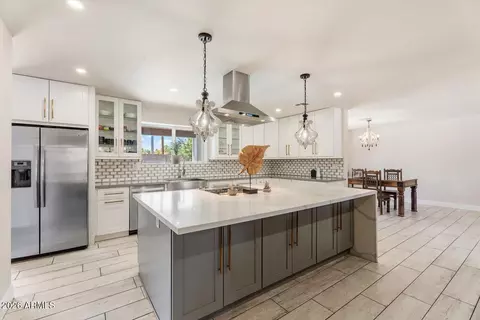 Kitchen - 735 E Northern Ave, Phoenix, AZ 85020 photo 4 of 4