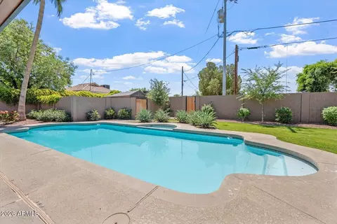 Exterior - 735 E Northern Ave, Phoenix, AZ 85020 photo 5 of 8