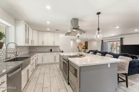 Kitchen - 735 E Northern Ave, Phoenix, AZ 85020 photo 1 of 4