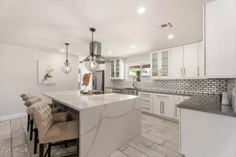 Kitchen - 735 E Northern Ave, Phoenix, AZ 85020 photo 2 of 4