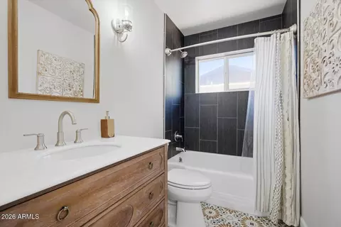 Bath - 735 E Northern Ave, Phoenix, AZ 85020 photo 2 of 2