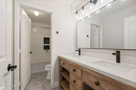 Bath - 846 E Constitution Dr, Gilbert, AZ 85296 photo 6 of 7