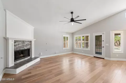 Living - 846 E Constitution Dr, Gilbert, AZ 85296 photo 5 of 6