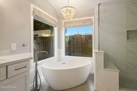 Bath - 846 E Constitution Dr, Gilbert, AZ 85296 photo 3 of 7