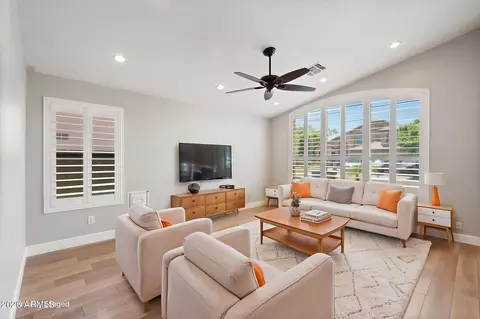 Living - 846 E Constitution Dr, Gilbert, AZ 85296 photo 2 of 6