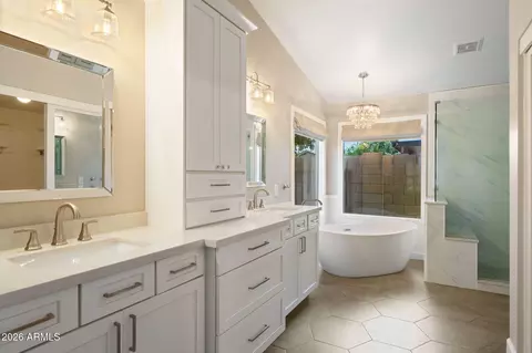 Bath - 846 E Constitution Dr, Gilbert, AZ 85296 photo 1 of 7