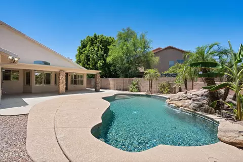 Exterior - 846 E Constitution Dr, Gilbert, AZ 85296 photo 6 of 9
