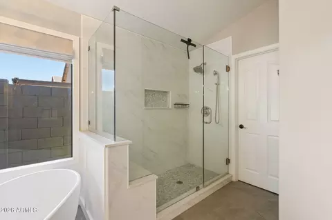 Bath - 846 E Constitution Dr, Gilbert, AZ 85296 photo 4 of 7