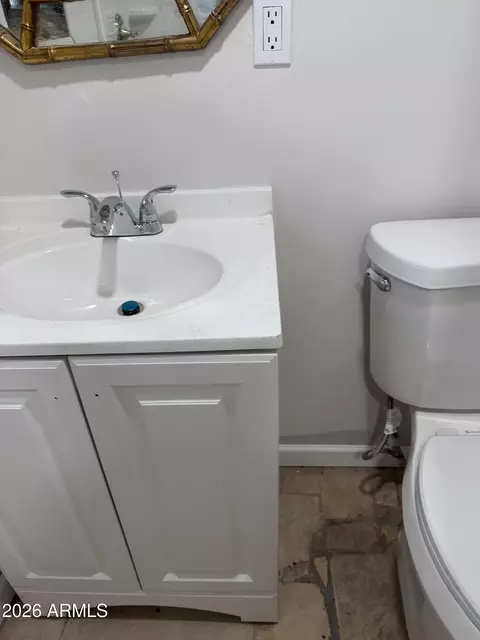 Bath - 1220 S 10th Ave, Phoenix, AZ 85007 photo 8 of 8