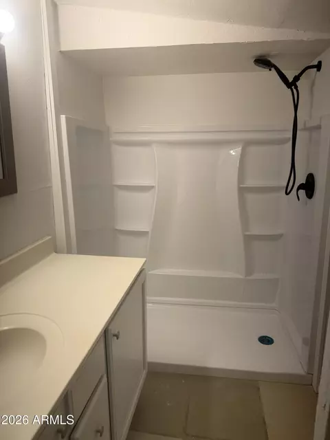 Bath - 1220 S 10th Ave, Phoenix, AZ 85007 photo 3 of 8