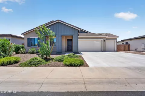 8025 W Gardenia Ave, Glendale, AZ 85303