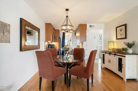 Dining - 1173 E Beryl Ave, Phoenix, AZ 85020 photo 1 of 1