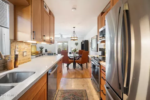 Kitchen - 1173 E Beryl Ave, Phoenix, AZ 85020 photo 4 of 4