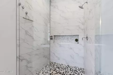 Bath - 37233 N 11th Ave, Phoenix, AZ 85086 photo 5 of 12