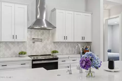 Kitchen - 37233 N 11th Ave, Phoenix, AZ 85086 photo 9 of 12