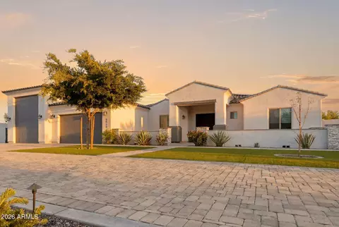 Exterior - 37233 N 11th Ave, Phoenix, AZ 85086 photo 2 of 24