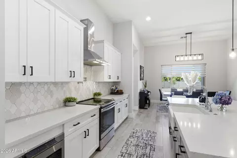 Kitchen - 37233 N 11th Ave, Phoenix, AZ 85086 photo 3 of 12