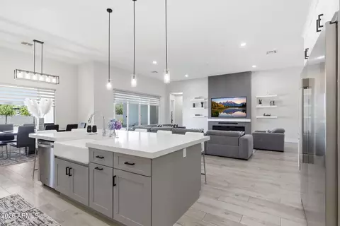 Kitchen - 37233 N 11th Ave, Phoenix, AZ 85086 photo 4 of 12