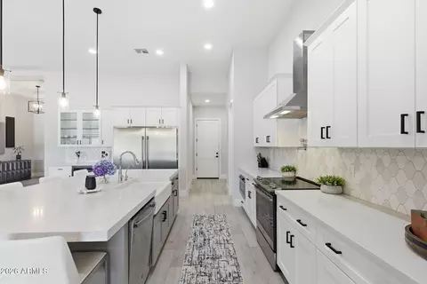Kitchen - 37233 N 11th Ave, Phoenix, AZ 85086 photo 2 of 12