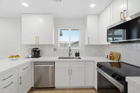Kitchen - 2626 E Billings St, Mesa, AZ 85213 photo 6 of 6