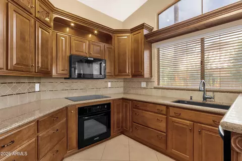 Kitchen - 4755 E Angela Dr, Phoenix, AZ 85032 photo 2 of 6