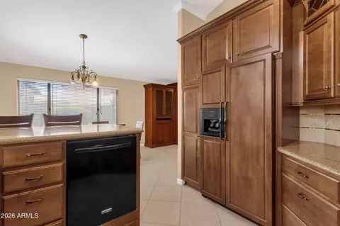Kitchen - 4755 E Angela Dr, Phoenix, AZ 85032 photo 4 of 6