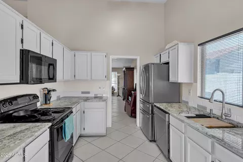 Kitchen - 9865 S 44th St, Phoenix, AZ 85044 photo 1 of 3