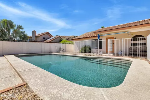 Exterior - 9865 S 44th St, Phoenix, AZ 85044 photo 2 of 8