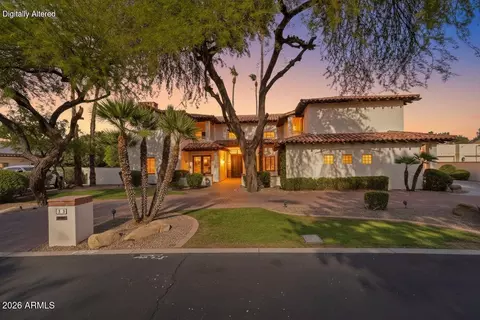 700 N Dobson Rd #33, Chandler, AZ 85224
