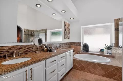 Bath - 3418 E Tere St E, Phoenix, AZ 85044 photo 3 of 3