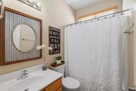 Bath - 3906 E Pollack St, Phoenix, AZ 85042 photo 4 of 4