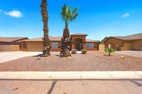 3686 E Meadow Land Dr, San Tan Valley, AZ 85140