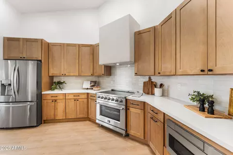 Kitchen - 10553 E Dolphin Ave, Mesa, AZ 85208 photo 4 of 6