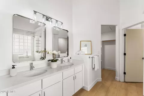 Bath - 10553 E Dolphin Ave, Mesa, AZ 85208 photo 1 of 4