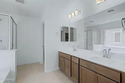Bath - 10726 E Dragoon Cir, Mesa, AZ 85208 photo 2 of 4