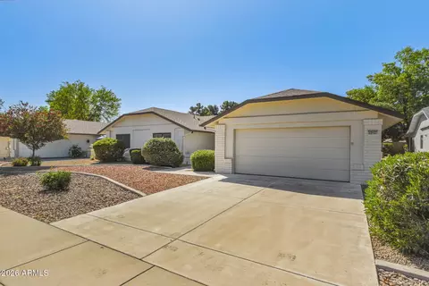 19527 N 141st Ave, Sun City West, AZ 85375