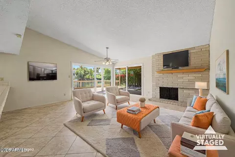 Living - 965 E Lamplighter Ln, Tempe, AZ 85283 photo 5 of 7