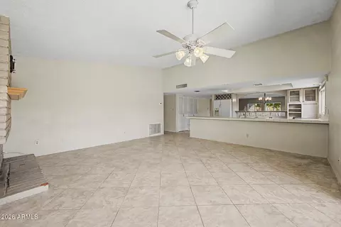 Living - 965 E Lamplighter Ln, Tempe, AZ 85283 photo 4 of 6