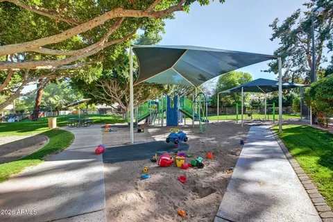 View/Area - 965 E Lamplighter Ln, Tempe, AZ 85283 photo 7 of 7