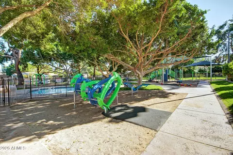 View/Area - 965 E Lamplighter Ln, Tempe, AZ 85283 photo 6 of 7