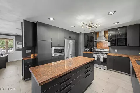 Kitchen - 1761 W 5th Pl, Mesa, AZ 85201 photo 3 of 5