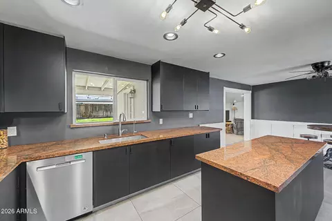 Kitchen - 1761 W 5th Pl, Mesa, AZ 85201 photo 4 of 5