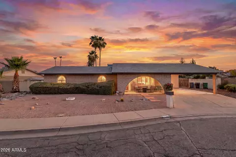 704 N Gentry Cir, Mesa, AZ 85213