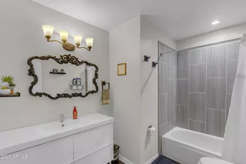 Bath - 704 N Gentry Cir, Mesa, AZ 85213 photo 1 of 6