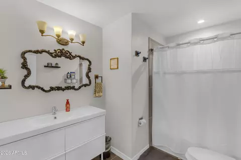 Bath - 704 N Gentry Cir, Mesa, AZ 85213 photo 3 of 6