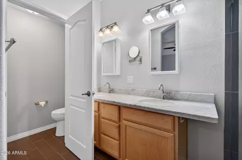 Bath - 3150 E Beardsley Rd #1010, Phoenix, AZ 85050 photo 2 of 4