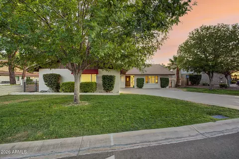 1221 E Steamboat Bend Dr, Tempe, AZ 85283