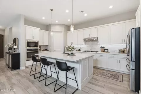 Kitchen - 9937 E Tesla Ave, Mesa, AZ 85212 photo 5 of 6